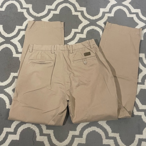 Men's Dockers Relaxed Fit Comfort Stretch Pleated Khaki Pants Size 34 x 34 - Picture 2 of 9